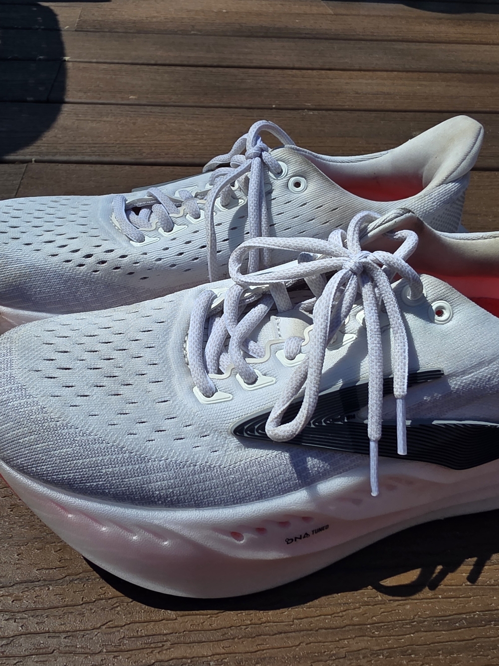 Brooks Glycerin Max Women’s White Running Shoes with Black Logo and Pink Accents - Picture 2 of 6